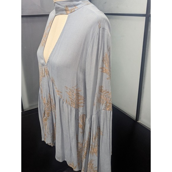 How.Very.Loved | Deep V Flare Sleeves Boho Summer Peplum Shirt Large - Picture 5 of 6